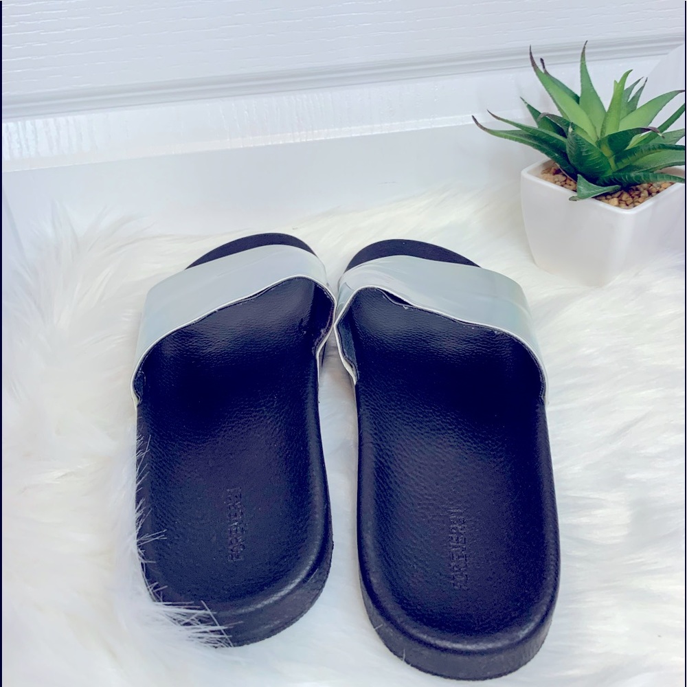 Iridescent/Holographic Slide - Picture 4 of 5